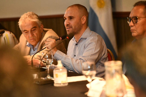 El Ministro de Economía Martín Guzmán visita la empresa de Tecnología Médica ADOX